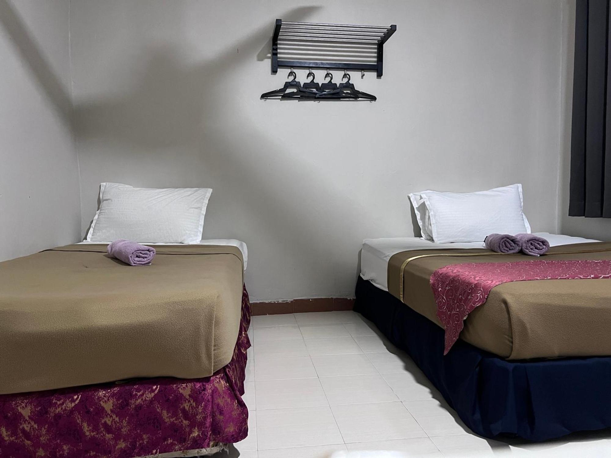 Capital O 91017 Tuba Beach Resort @ Pulau Tuba Kuah Extérieur photo