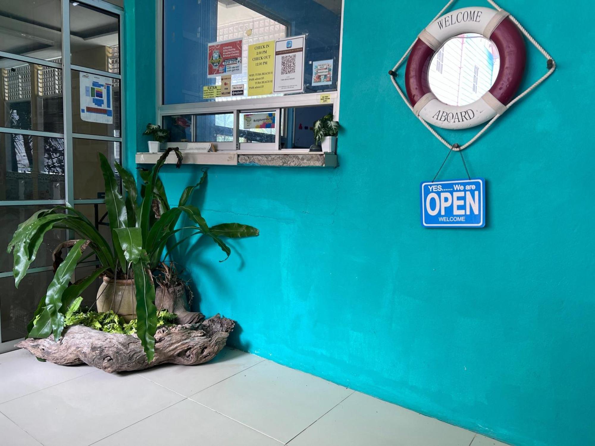 Capital O 91017 Tuba Beach Resort @ Pulau Tuba Kuah Extérieur photo